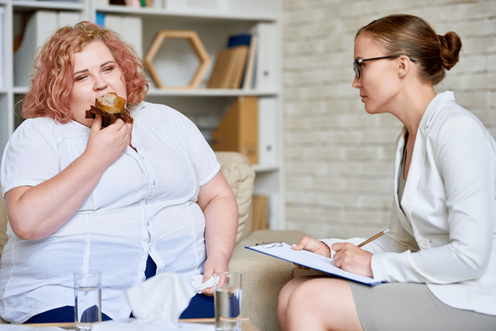 Žena s prekomjernom tjelesnom težinom na sastanku kod specijalista